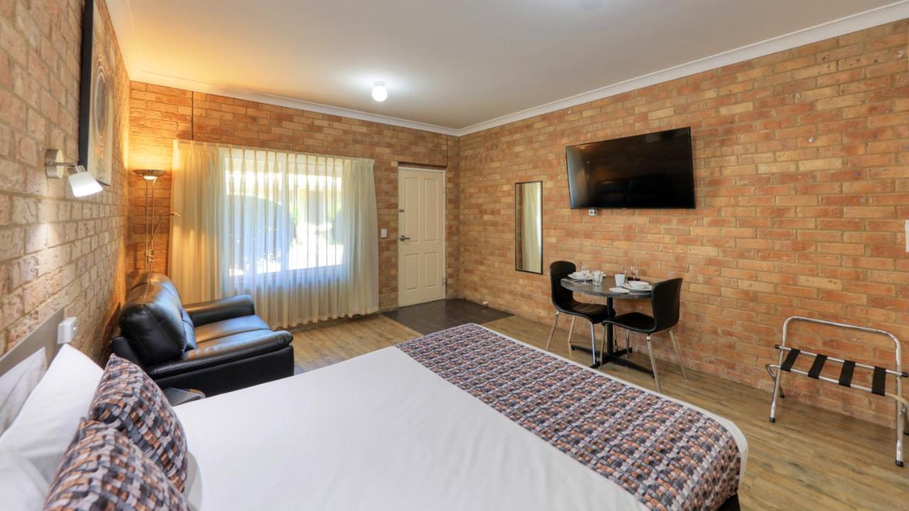 Bridges On Meninya Motel & Apartments Moama Eksteriør billede