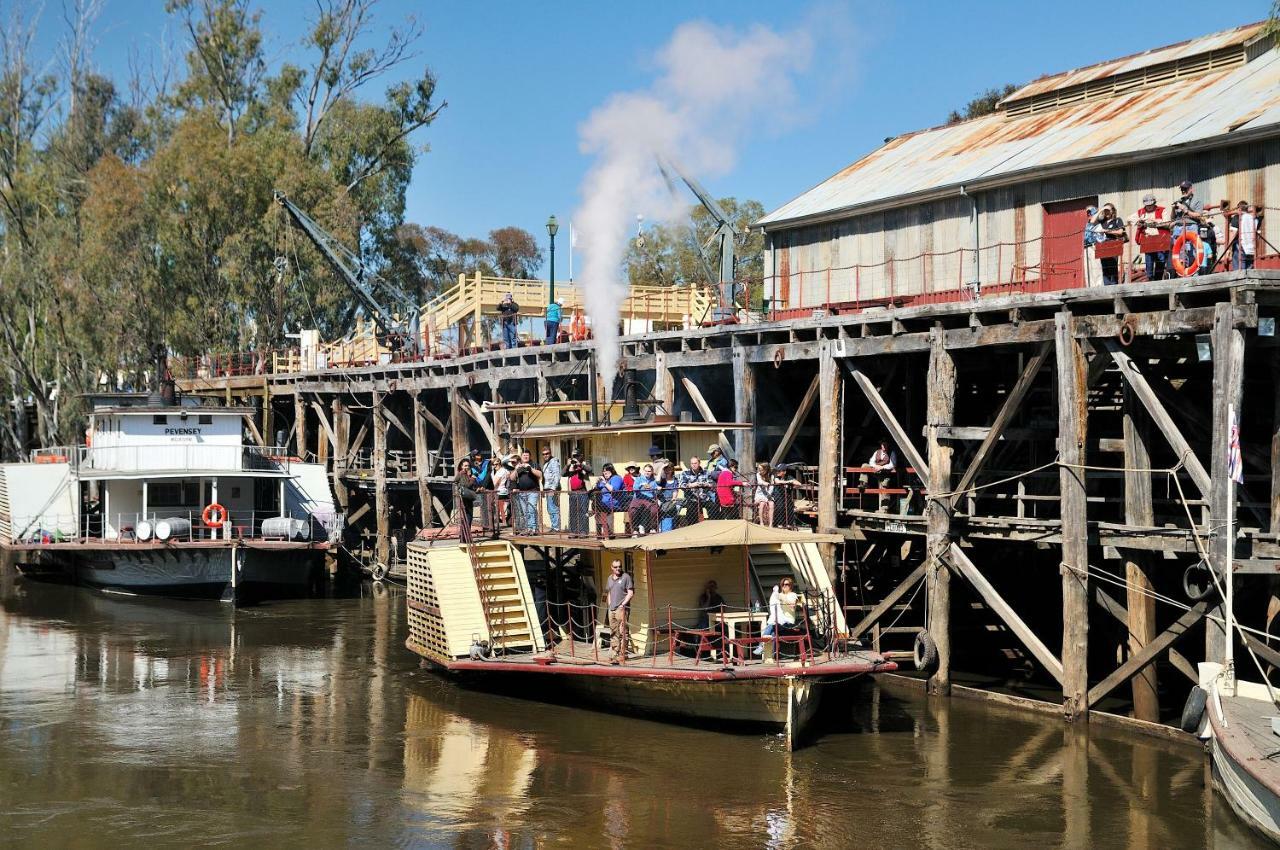 Bridges On Meninya Motel & Apartments Moama Eksteriør billede